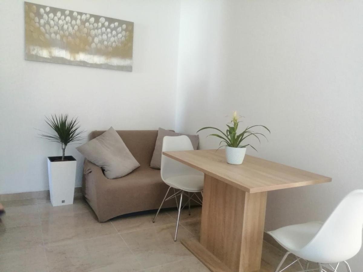 Seaview Holiday Apartments, Ventura Nin Exteriör bild