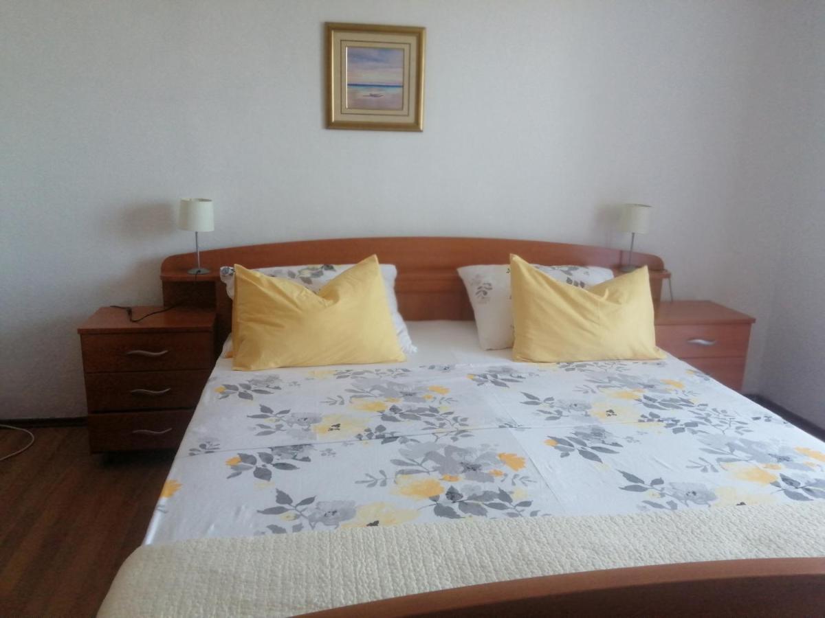 Seaview Holiday Apartments, Ventura Nin Exteriör bild