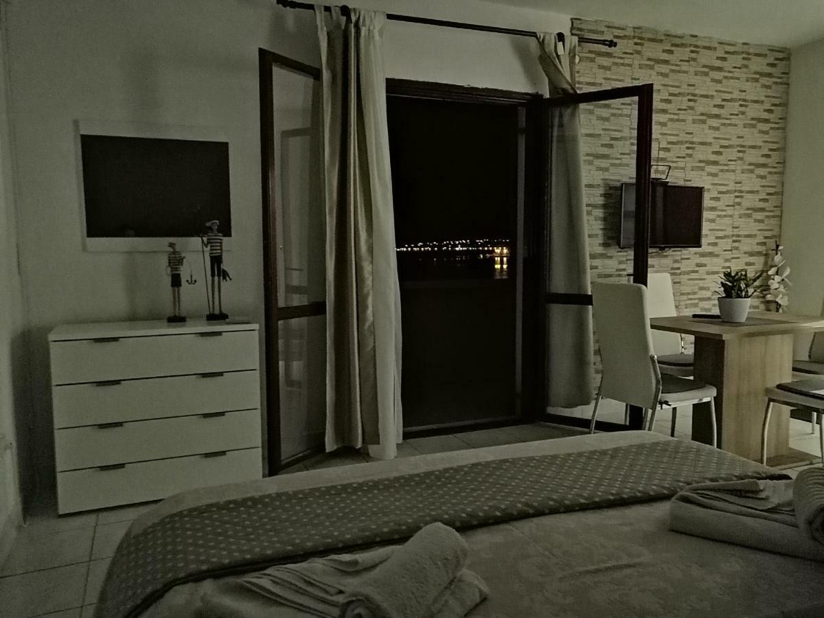Seaview Holiday Apartments, Ventura Nin Exteriör bild