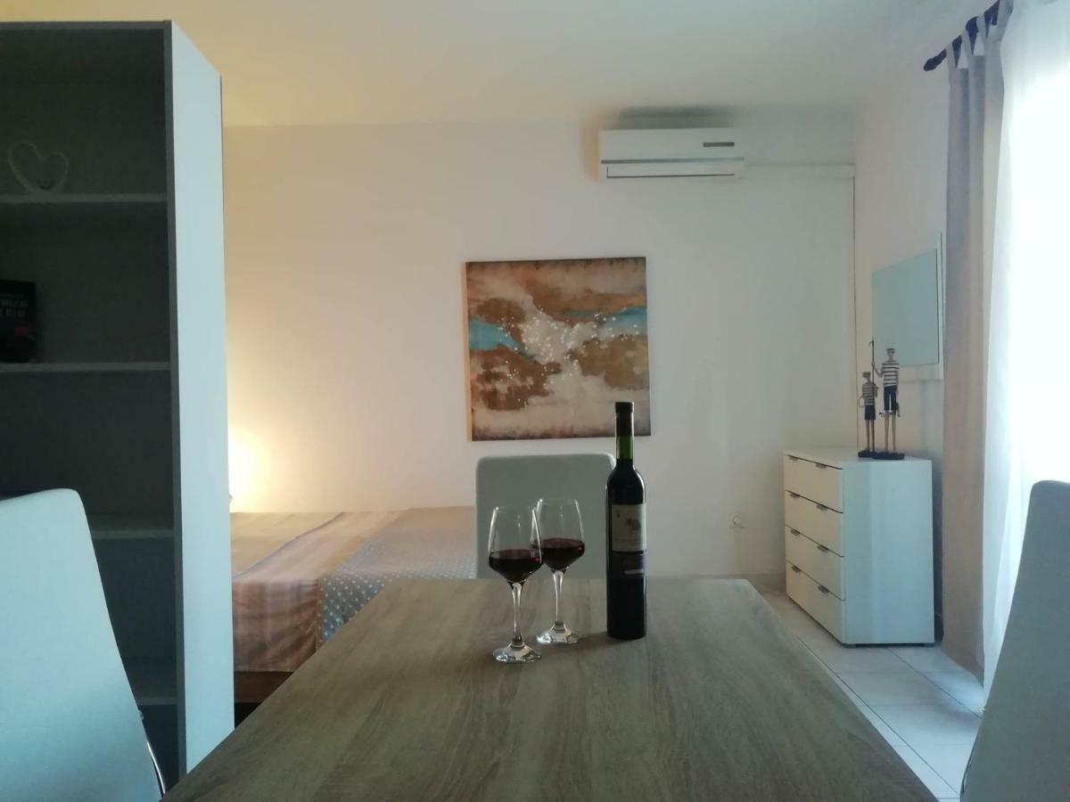 Seaview Holiday Apartments, Ventura Nin Exteriör bild