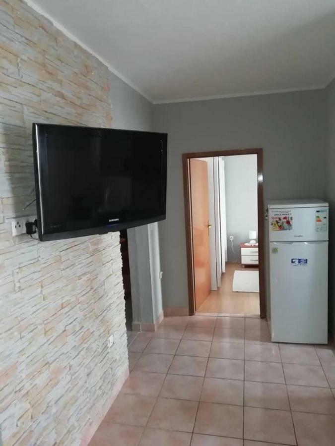 Seaview Holiday Apartments, Ventura Nin Exteriör bild